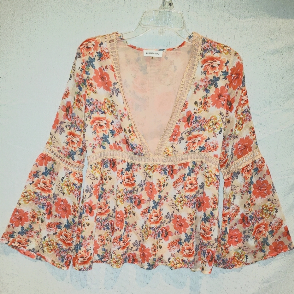 Sugar + l!ps floral top
